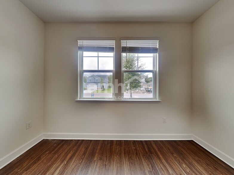 Building Photo - 5810 Hampton Creek Rd