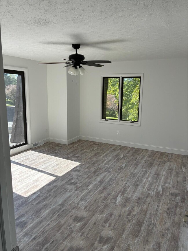 Building Photo - 3421 Burrwood Dr