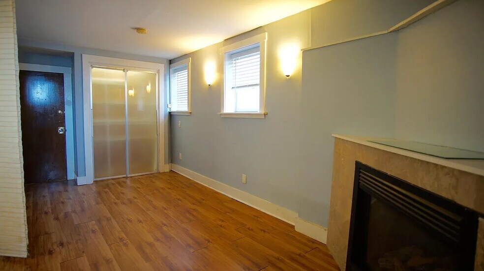 Building Photo - 124 Almy St