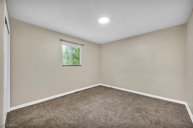 Building Photo - 15 Filmore Ave