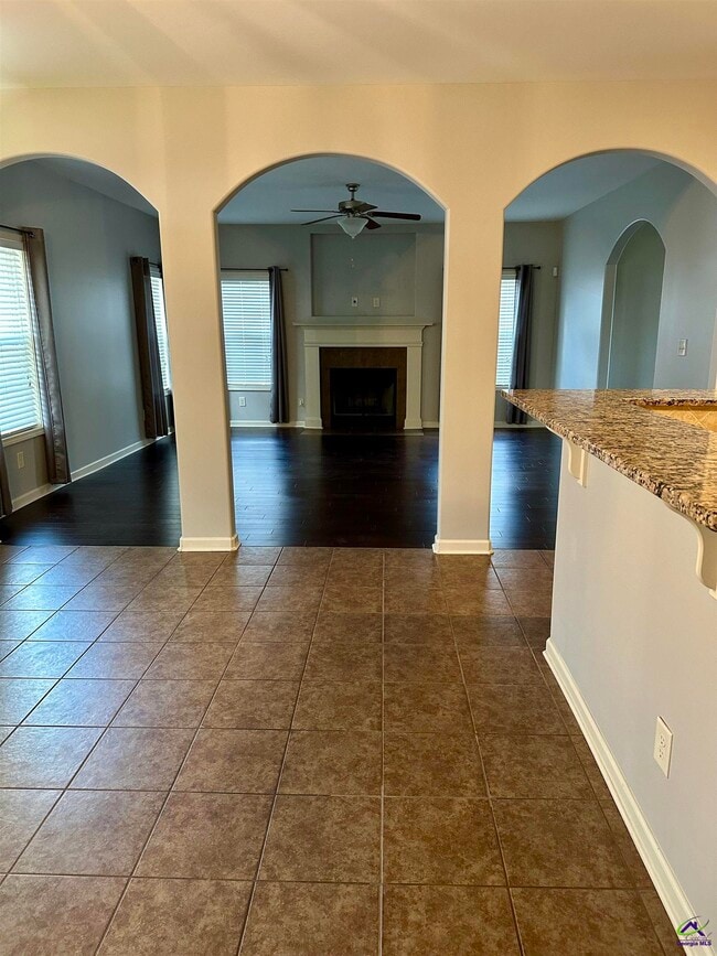 Building Photo - 121 Hawks Tail Dr