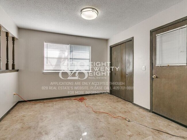 Building Photo - Midwest City 3 Bed/2 Bath House with Attached Two-Car Garage!