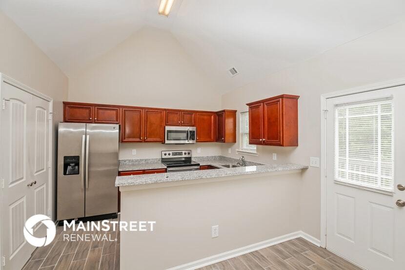 Building Photo - 223 Arbor Dr