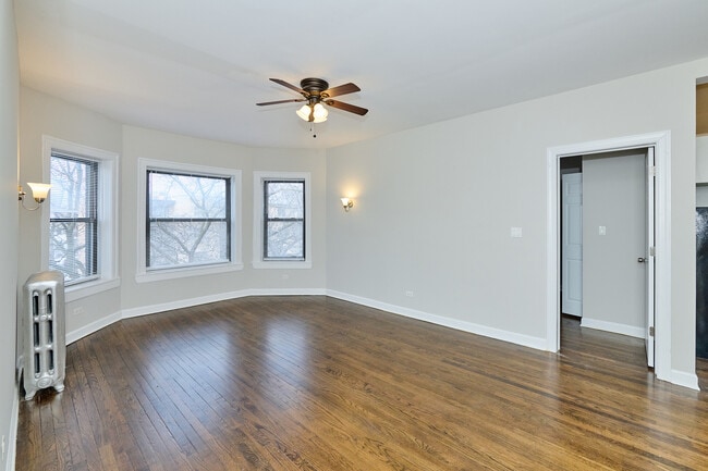 Building Photo - 1351 W Touhy Ave