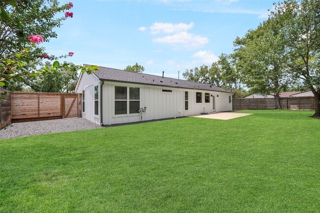 Building Photo - 8416 Montridge Dr