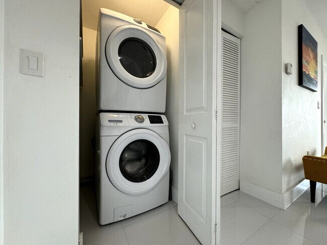 Building Photo - 2280 SW 32nd Ave