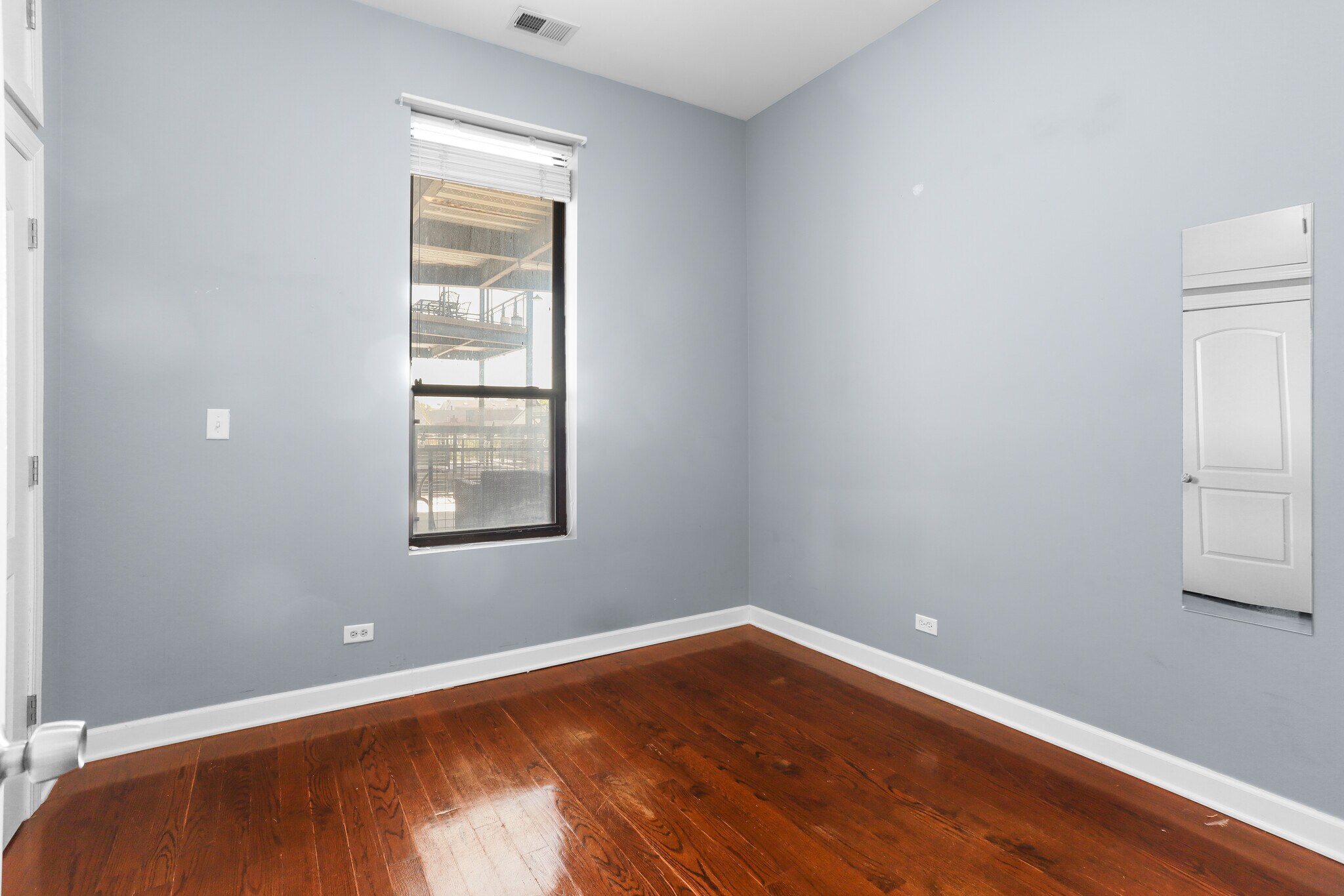 Building Photo - 2672 N Halsted St