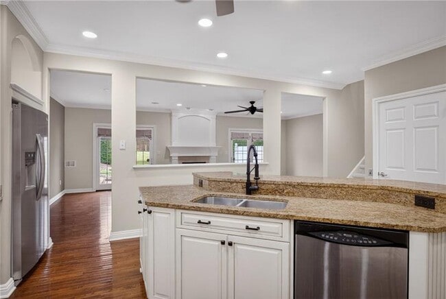 Building Photo - 402 Georgetowne Ct