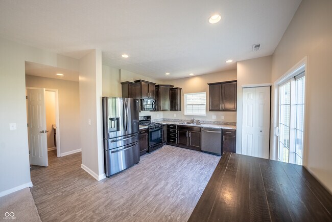 Building Photo - 5291 Tanglewood Ln