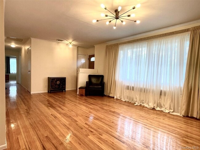 Building Photo - 39-05 Douglaston Pkwy