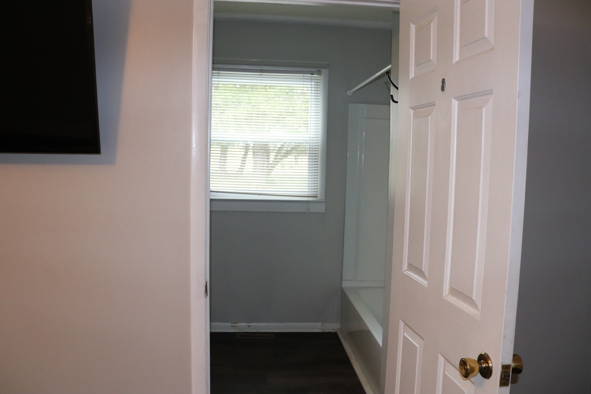 Building Photo - 10075 Westland Dr