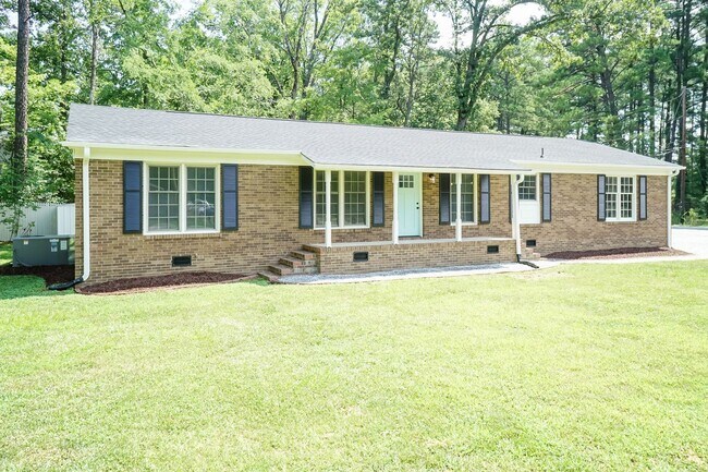 Building Photo - Amazing Home in Butner!