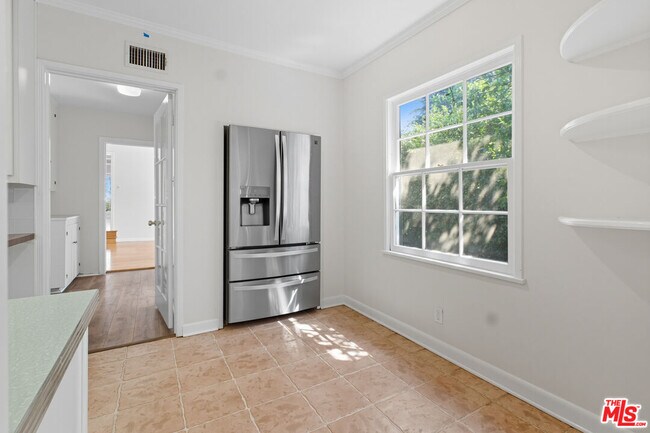 Building Photo - 4909 Morse Ave