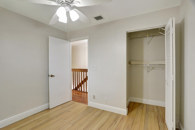 Building Photo - 9775 Riverside Dr