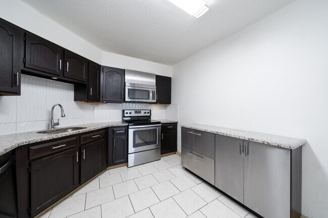 Building Photo - 232 Harmon Cove Tower