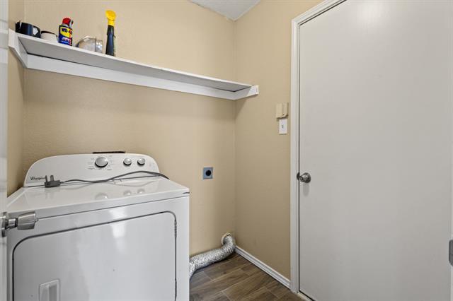 Building Photo - 6003 Flyers Ln