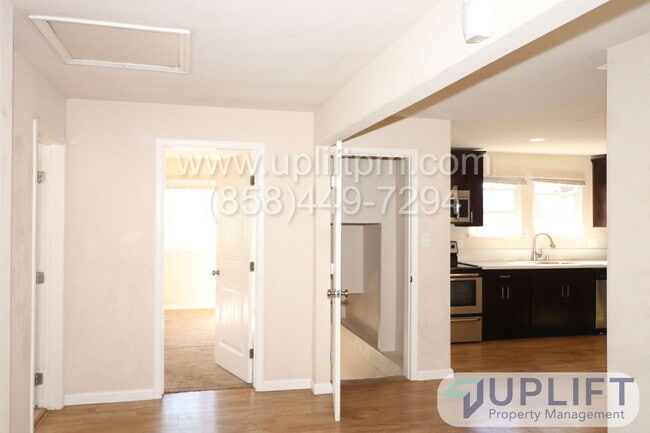 Building Photo - 950 B St