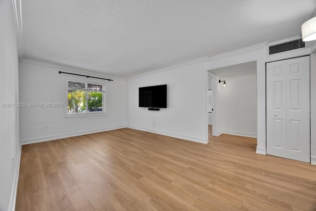 Building Photo - 8607 SW 68th Ct