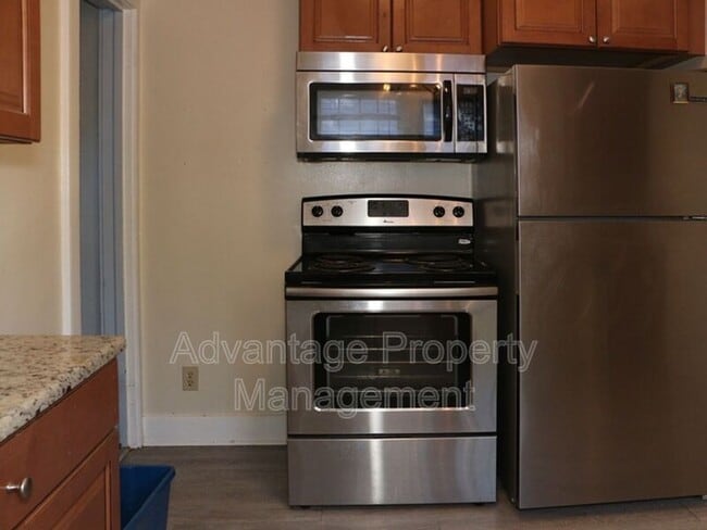 Building Photo - 1762 NW Harrison Blvd