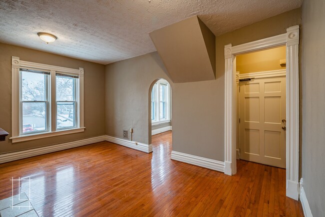 Building Photo - 772 Neil Ave