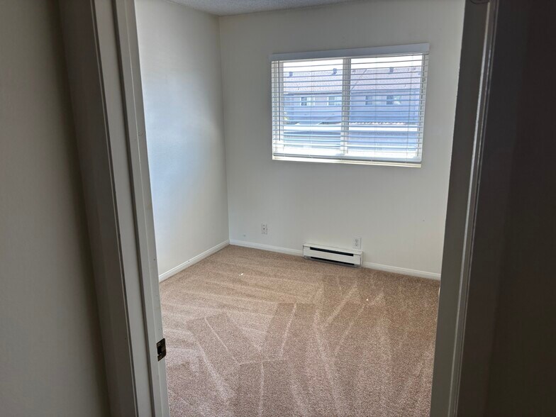 Building Photo - 11071 Grant Way