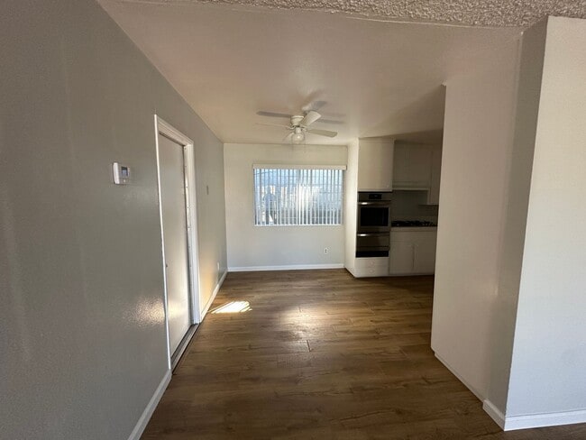 Building Photo - 564-568 7th St