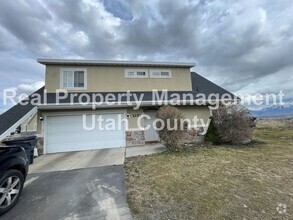 Building Photo - Half Off First Months Rent! Lower Price! S...