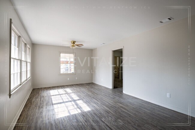 Building Photo - Beautiful 3 Bedroom/1 Bathroom Home in Mobile!