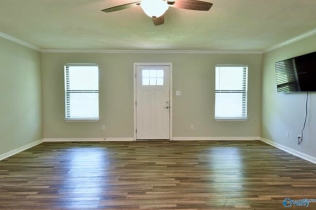 Building Photo - 2020 Ridge Crest Dr