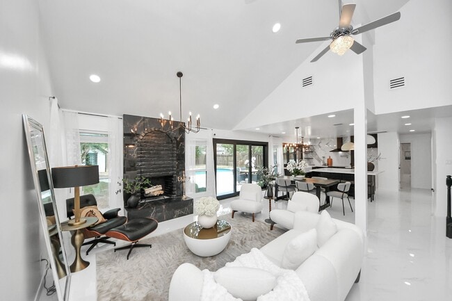 Building Photo - 227 Concordia Dr