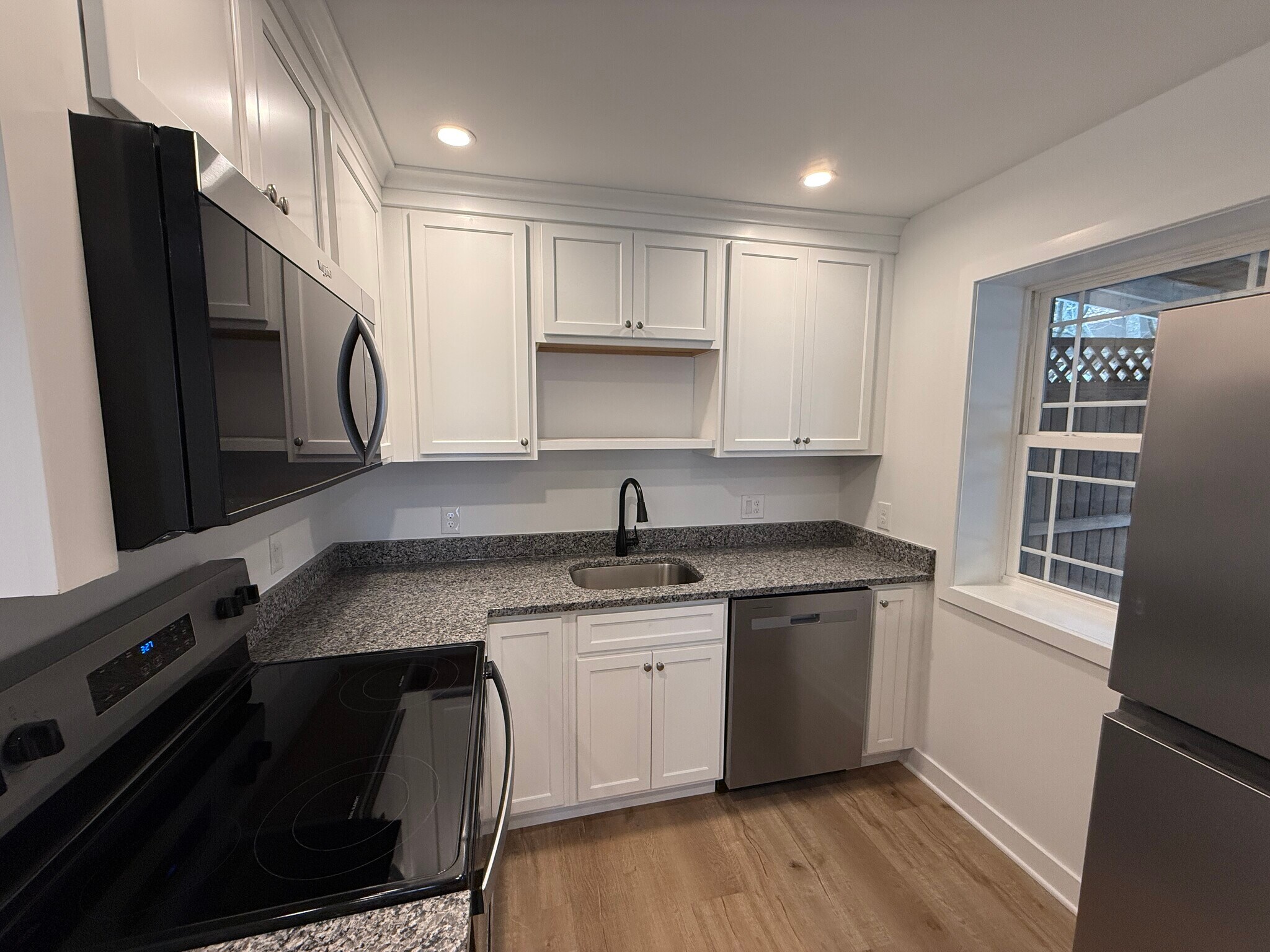 Kitchen - 303 Wollerton St