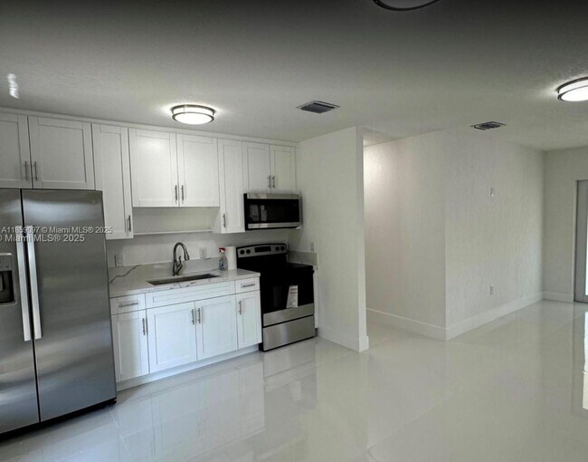 Building Photo - 12550 NW 23rd Ave