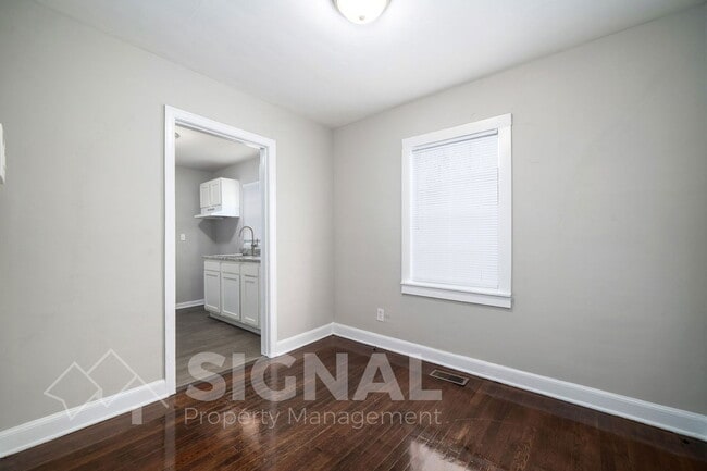 Building Photo - 1636 31st St SW