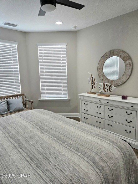 Building Photo - 8645 Weekend Dr