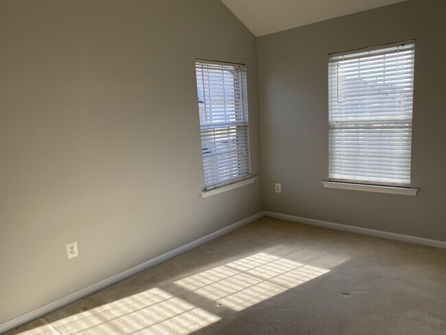 Building Photo - 13851 Palisades St