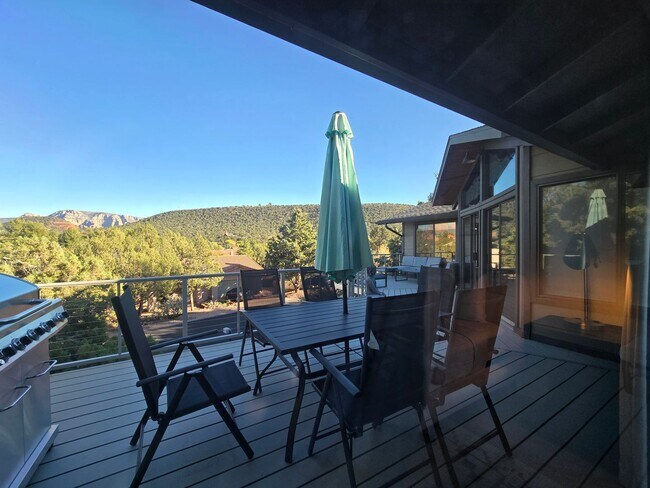 Building Photo - 2269RR-Upper Level