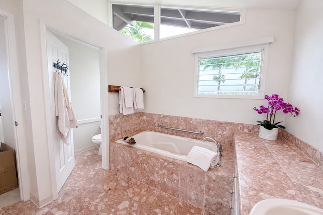 Building Photo - Stunning 3-Bedroom Home on with Panoramic Ocean Views!