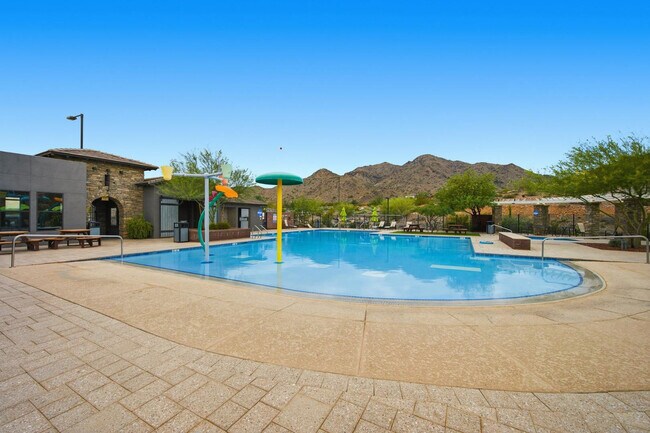 Building Photo - 21359 W Alvarado Rd