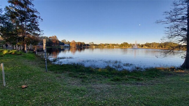 Building Photo - 110 N Crest Ave