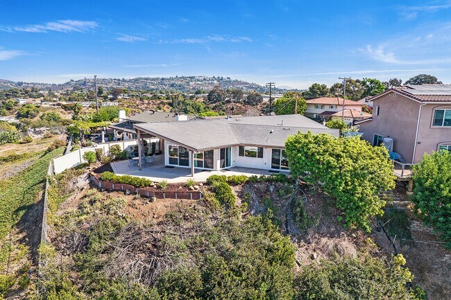 Building Photo - Luxury View Home On Canyon Rim