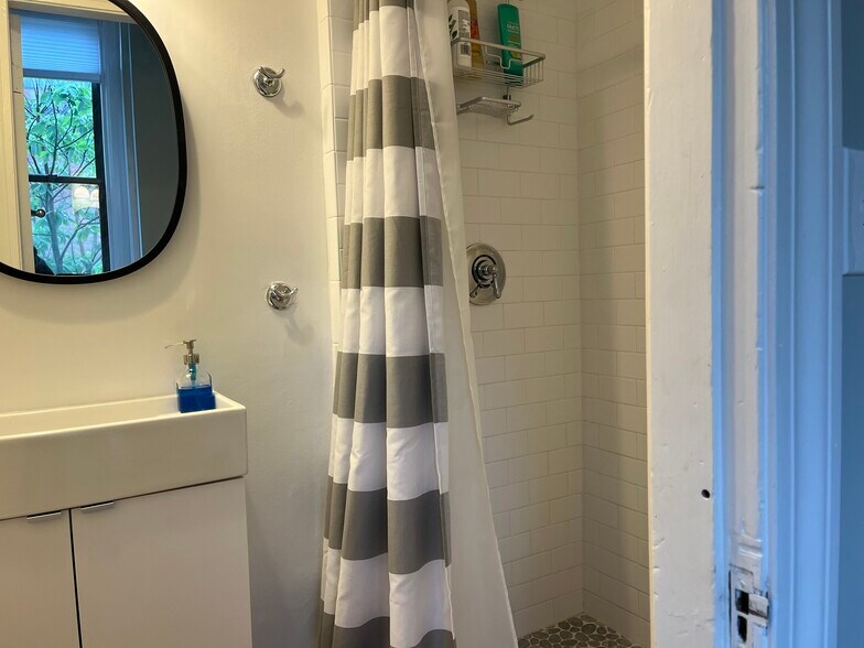 Building Photo - 43 Braddock Park