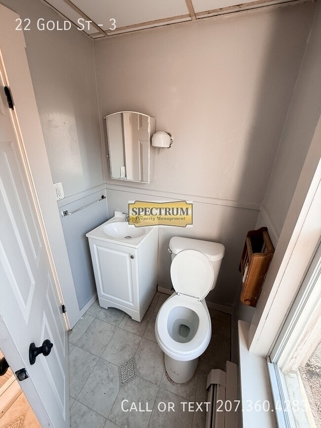 Building Photo - 22 Gold St