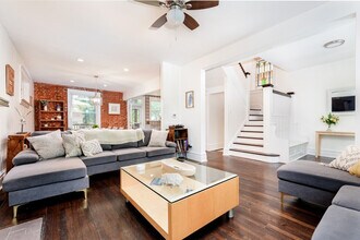 Building Photo - 4030 Hartford St