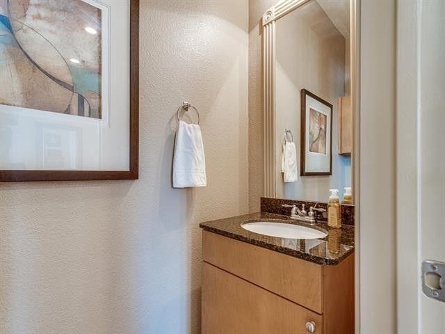 Building Photo - 1207 Beaconsfield Lane