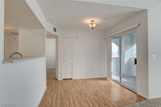 Building Photo - 6955 N Durango Dr