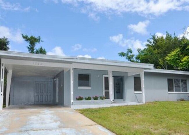 Building Photo - 1332 Hillcrest Dr