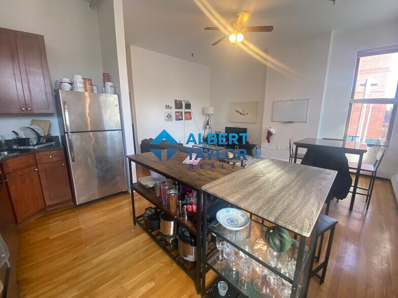 Building Photo - 176 Northampton St