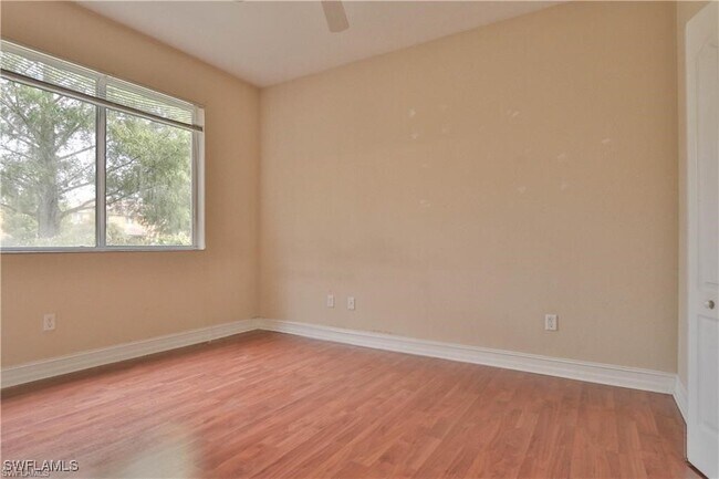 Building Photo - 10170 Tin Maple Dr
