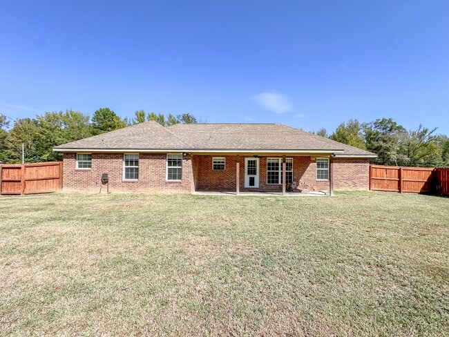 Building Photo - 2072 Spruill Rd