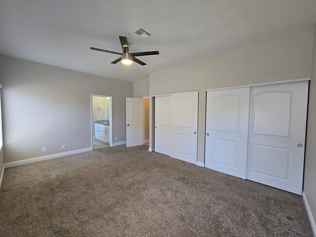 Building Photo - A Fabulous 4 Bedroom Single Story Home at the Lakes